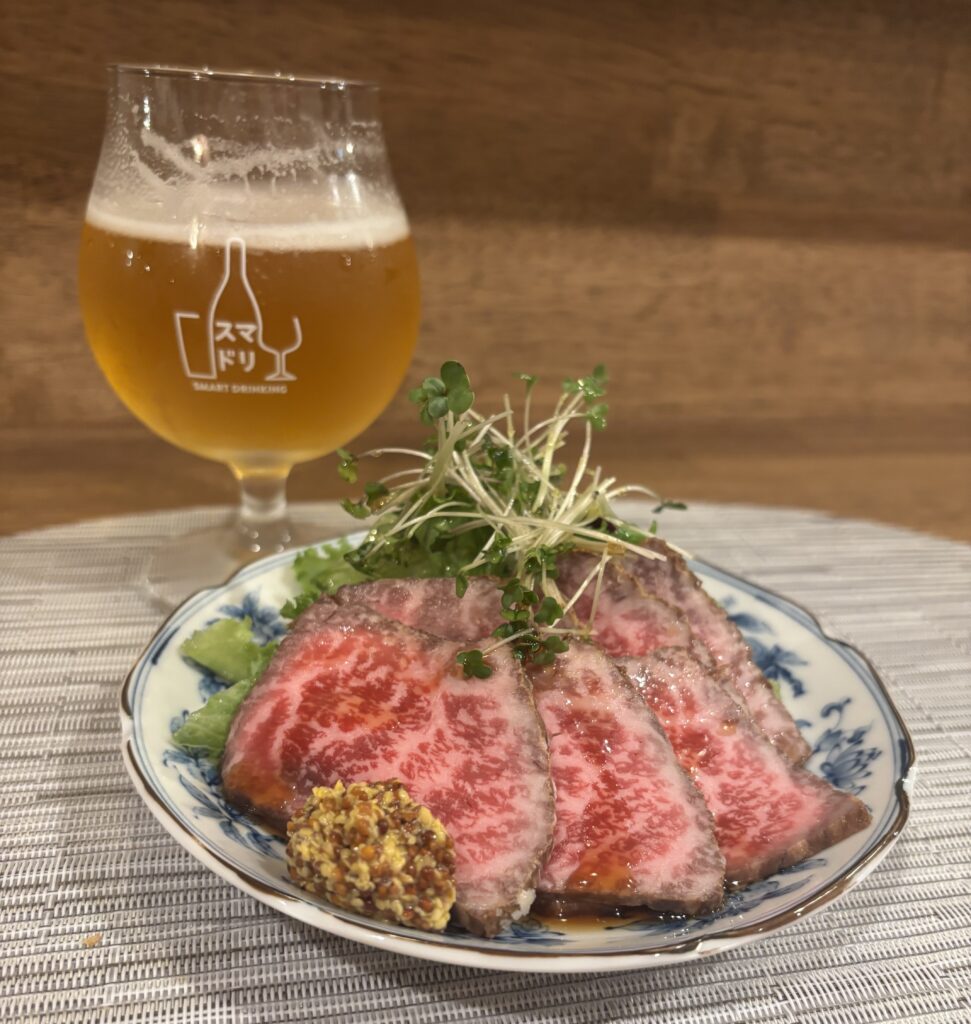 生ビールとローストビーフ